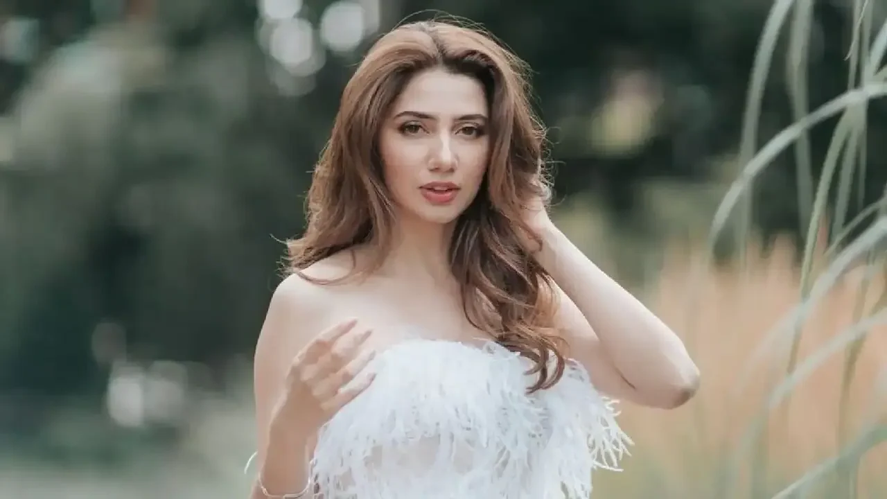 Hum Awards Mahira Khan Trolled For Dancing